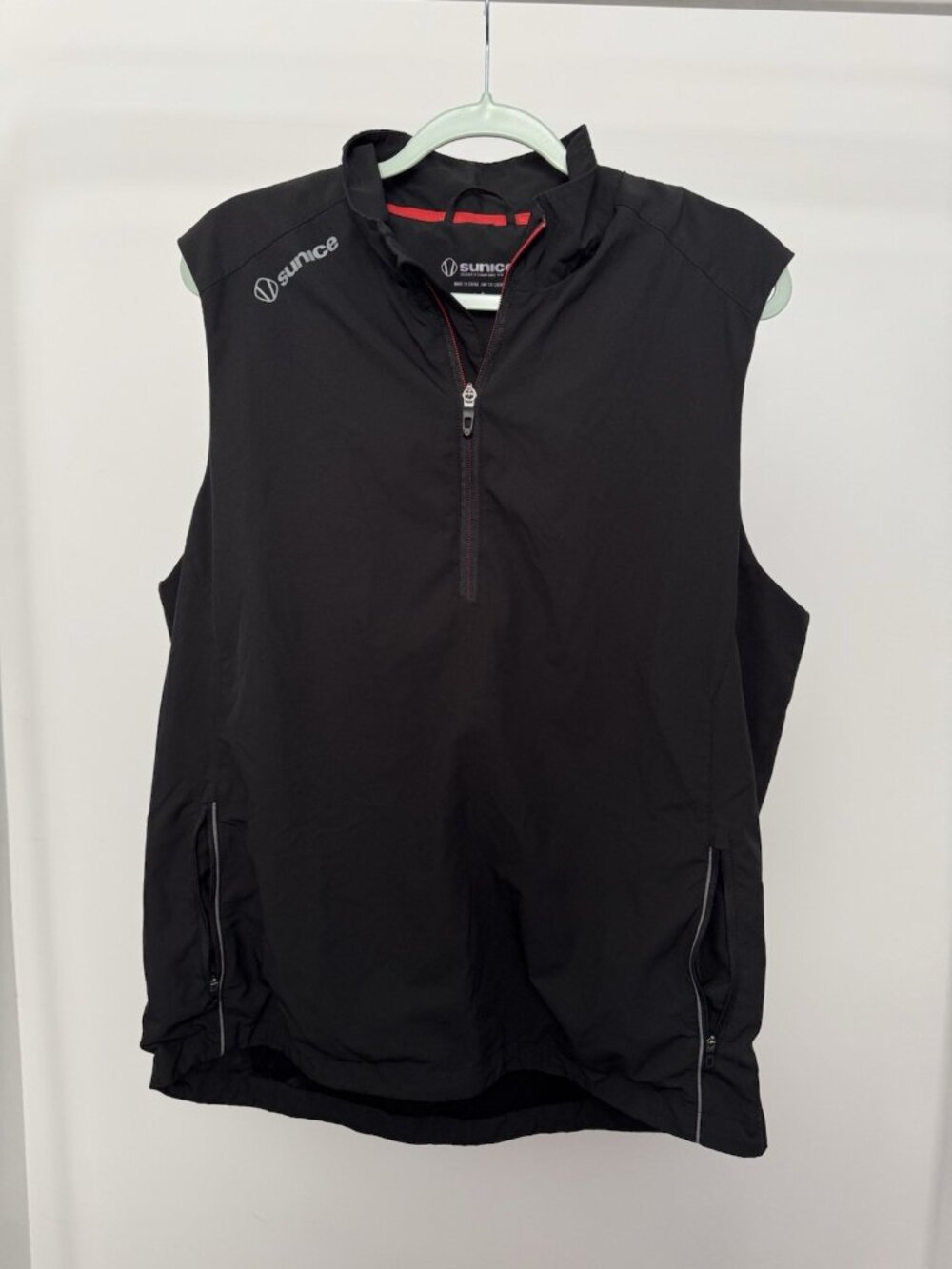 Sunice Golf Vest Men's Large Black Sleeveless Windwear Stretch WxTech
